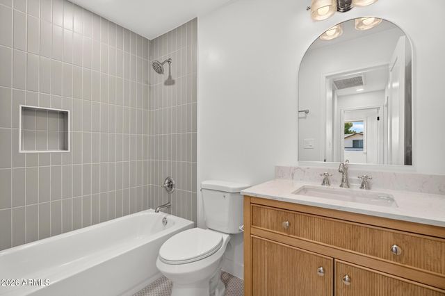 10856 W OAKMONT Drive, Sun City, AZ 85351