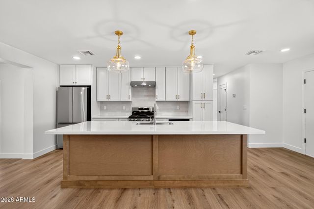 10856 W OAKMONT Drive, Sun City, AZ 85351