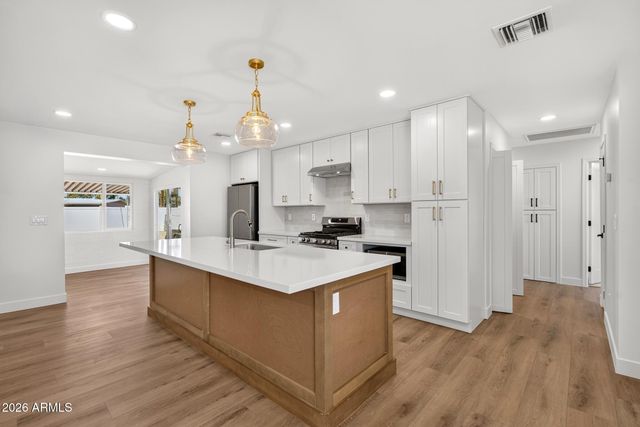 10856 W OAKMONT Drive, Sun City, AZ 85351