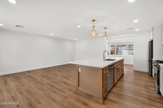 10856 W OAKMONT Drive, Sun City, AZ 85351