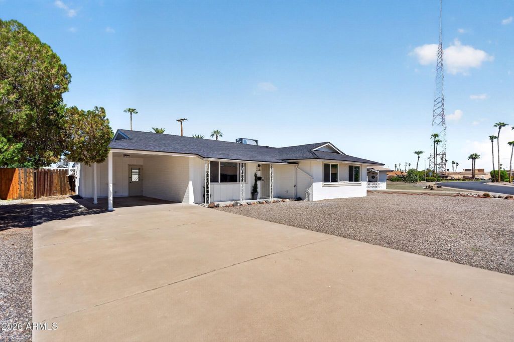 10856 W OAKMONT Drive, Sun City, AZ 85351 — photo 2