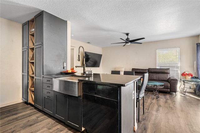 8613 N 15TH STREET, Tampa, FL 33604