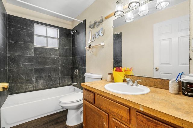 8613 N 15TH STREET, Tampa, FL 33604