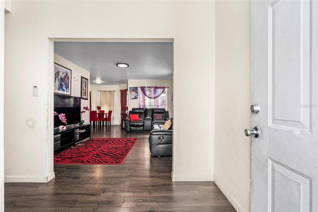 8613 N 15TH STREET, Tampa, FL 33604