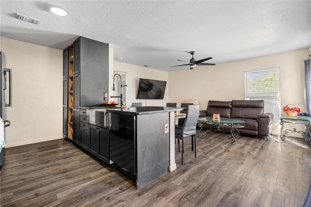 8613 N 15TH STREET, Tampa, FL 33604