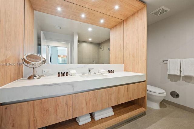 11 NE 26th St 2605, Miami, FL 33132