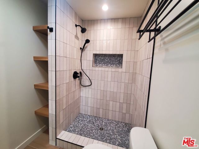 6503 GEYSER Avenue, Reseda (los Angeles), CA 91355