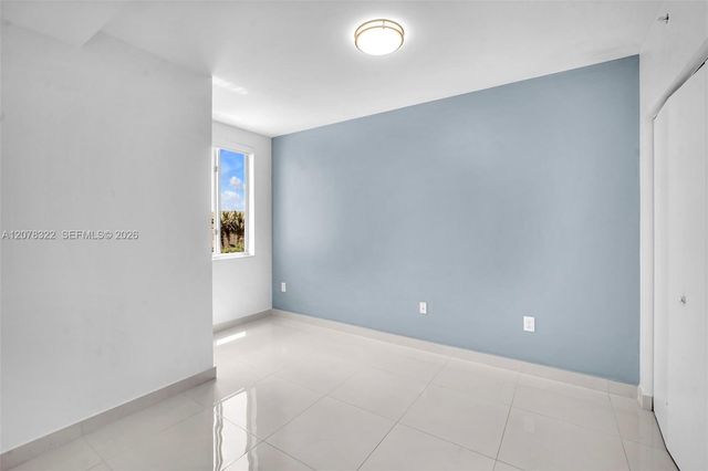 2651 NE 212th Terrace 301, Miami, FL 33180
