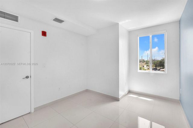 2651 NE 212th Terrace 301, Miami, FL 33180