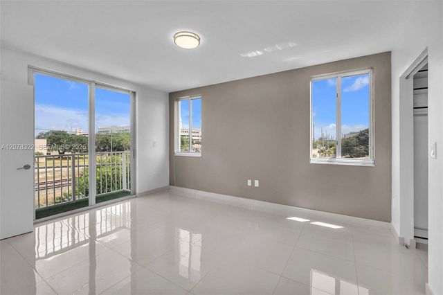 2651 NE 212th Terrace 301, Miami, FL 33180