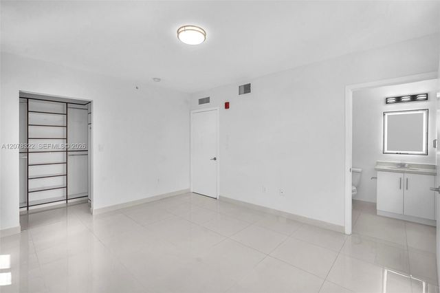 2651 NE 212th Terrace 301, Miami, FL 33180