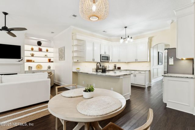 86028 CREEKWOOD Drive, Yulee, FL 32097