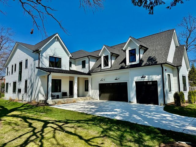 1758 Chapel Court, Northbrook, IL 60062