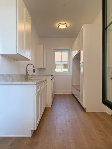 1758 Chapel Court, Northbrook, IL 60062