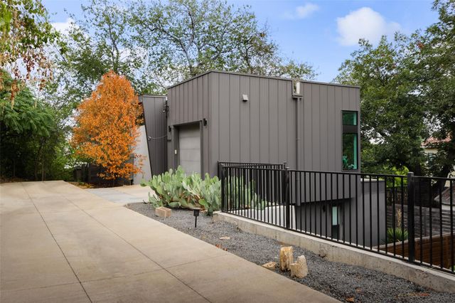 1106 Algarita Ave 2, Austin, TX 78704