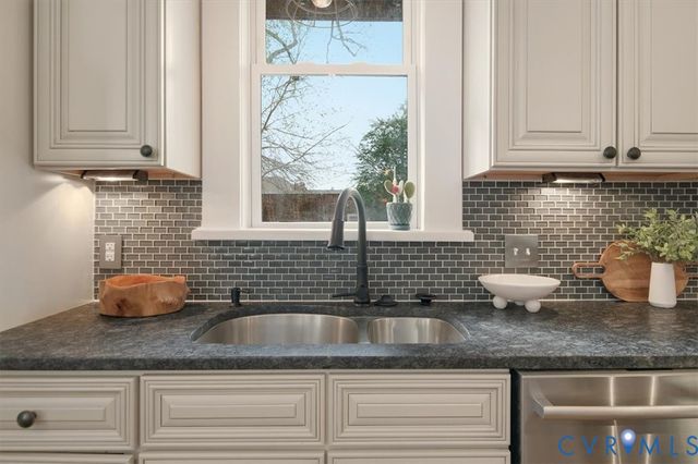 2913 E Marshall St, Richmond, VA 23223