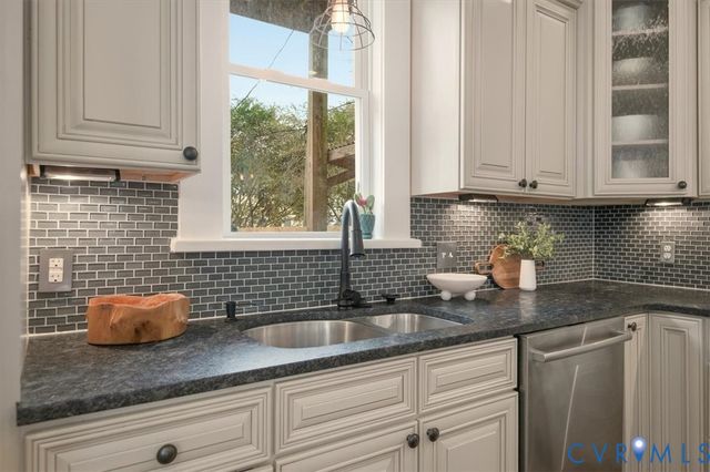 2913 E Marshall St, Richmond, VA 23223