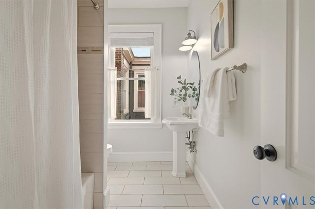 2913 E Marshall St, Richmond, VA 23223