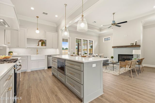 223 Trail Pointe Drive, Scott, LA 70583
