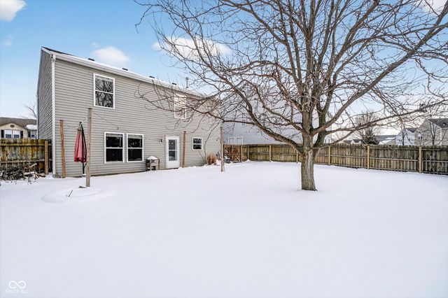 8277 S Evening Drive, Pendleton, IN 46064