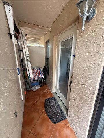 614 Executive Center Dr 104, West Palm Beach, FL 33401