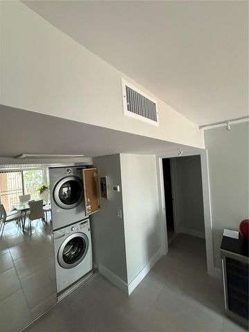 614 Executive Center Dr 104, West Palm Beach, FL 33401