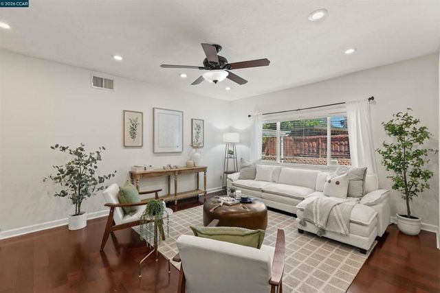 1724 Carriage Dr, Walnut Creek, CA 94598