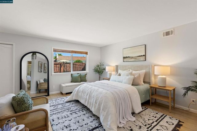 1724 Carriage Dr, Walnut Creek, CA 94598