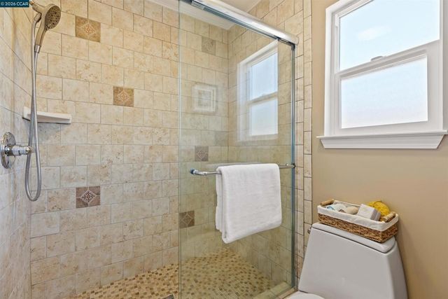 1724 Carriage Dr, Walnut Creek, CA 94598