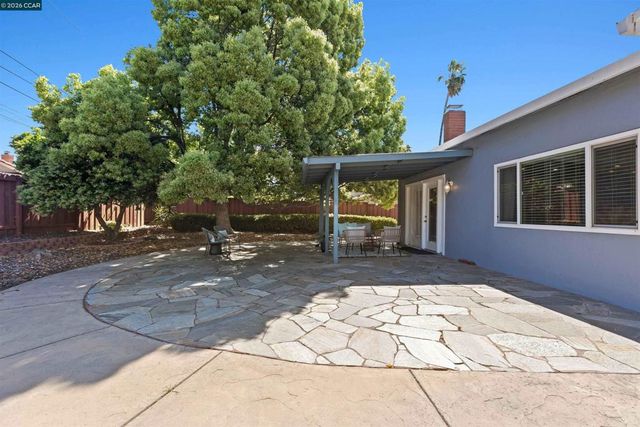 1724 Carriage Dr, Walnut Creek, CA 94598