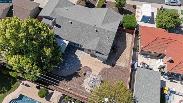 1724 Carriage Dr, Walnut Creek, CA 94598