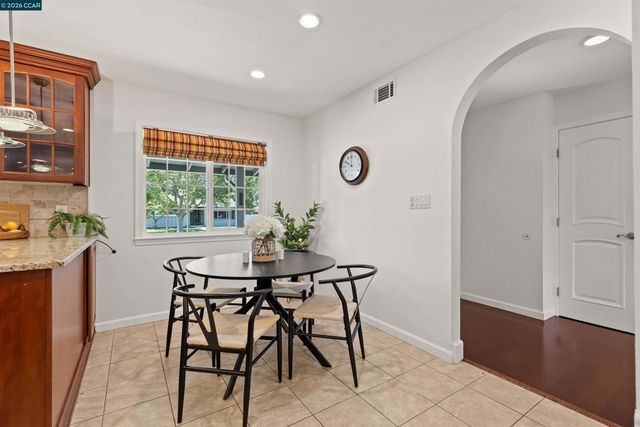 1724 Carriage Dr, Walnut Creek, CA 94598