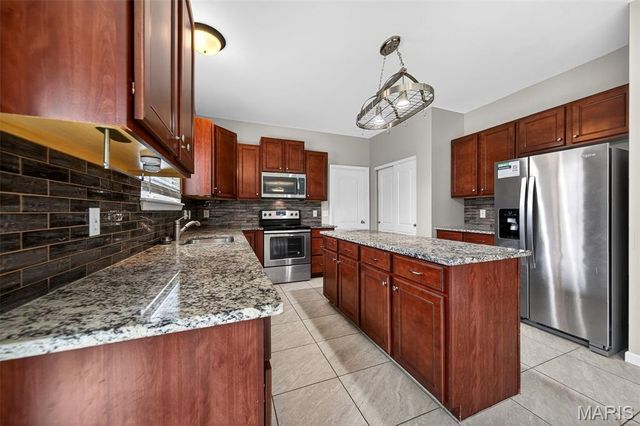 105 Kendl Court, Florissant, MO 63031