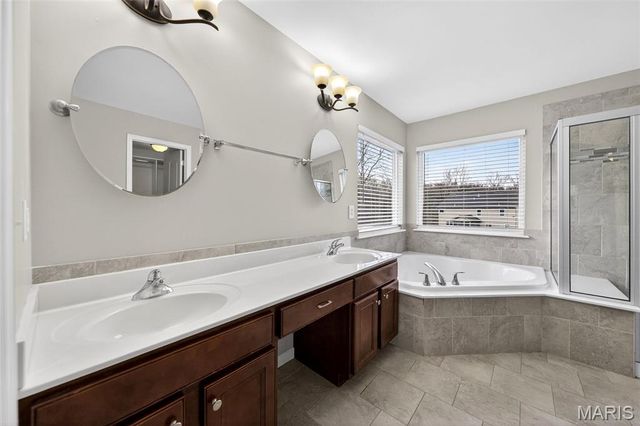 105 Kendl Court, Florissant, MO 63031