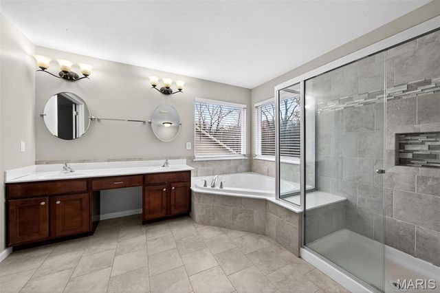 105 Kendl Court, Florissant, MO 63031