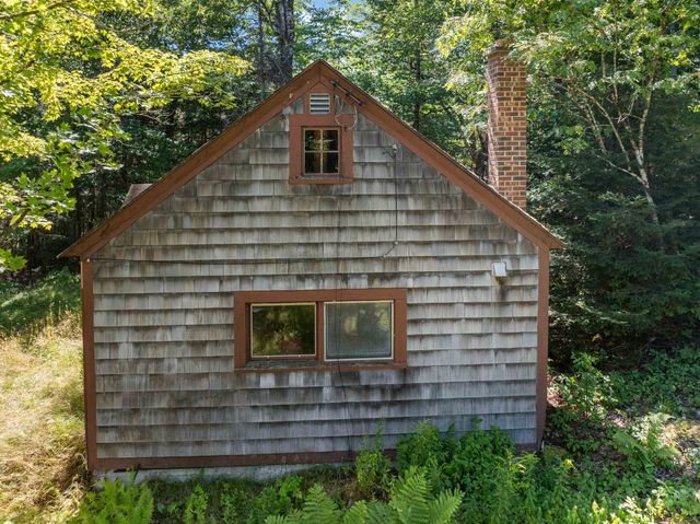 38 Lost Horizon Road, Pittsburg, NH 03592