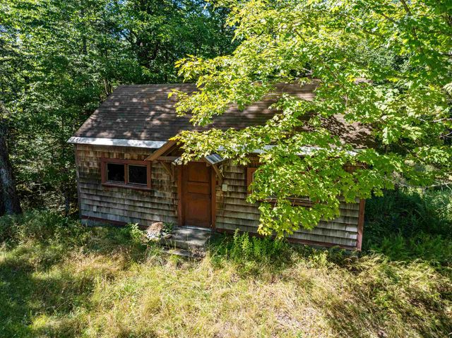 38 Lost Horizon Road, Pittsburg, NH 03592