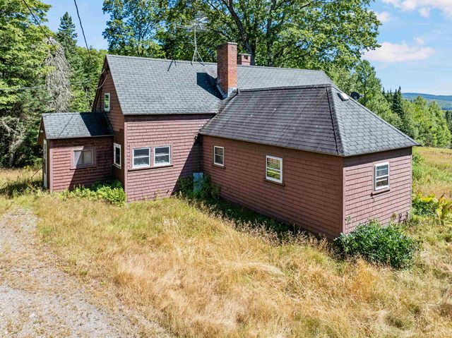 38 Lost Horizon Road, Pittsburg, NH 03592