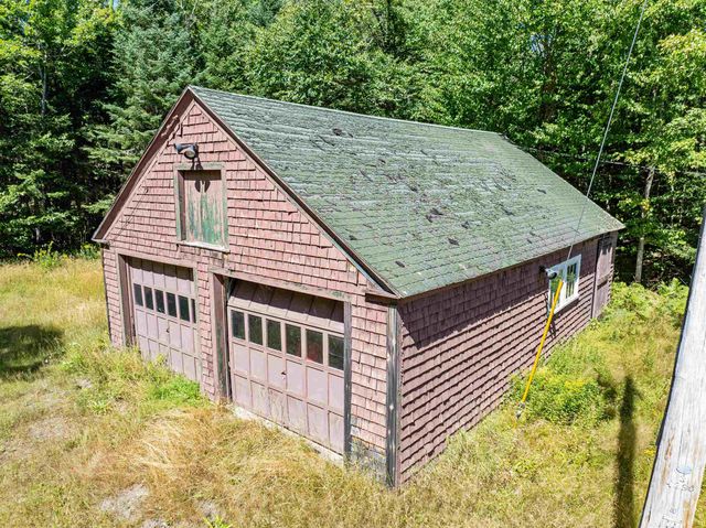 38 Lost Horizon Road, Pittsburg, NH 03592