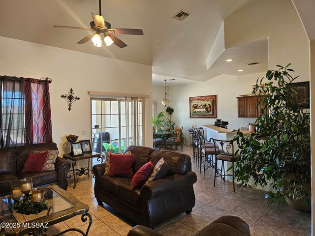 880 Calle Zapotec, Rio Rico, AZ 85648