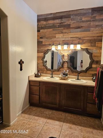 880 Calle Zapotec, Rio Rico, AZ 85648