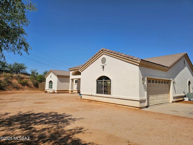 880 Calle Zapotec, Rio Rico, AZ 85648