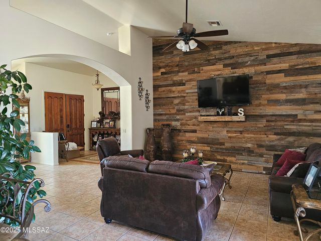 880 Calle Zapotec, Rio Rico, AZ 85648