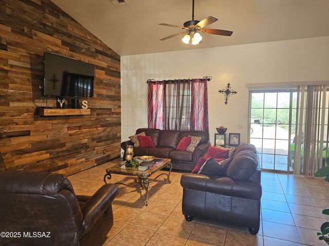 880 Calle Zapotec, Rio Rico, AZ 85648