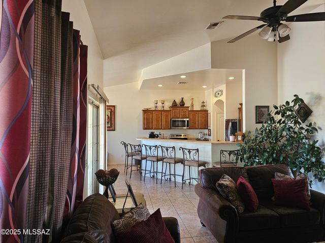 880 Calle Zapotec, Rio Rico, AZ 85648