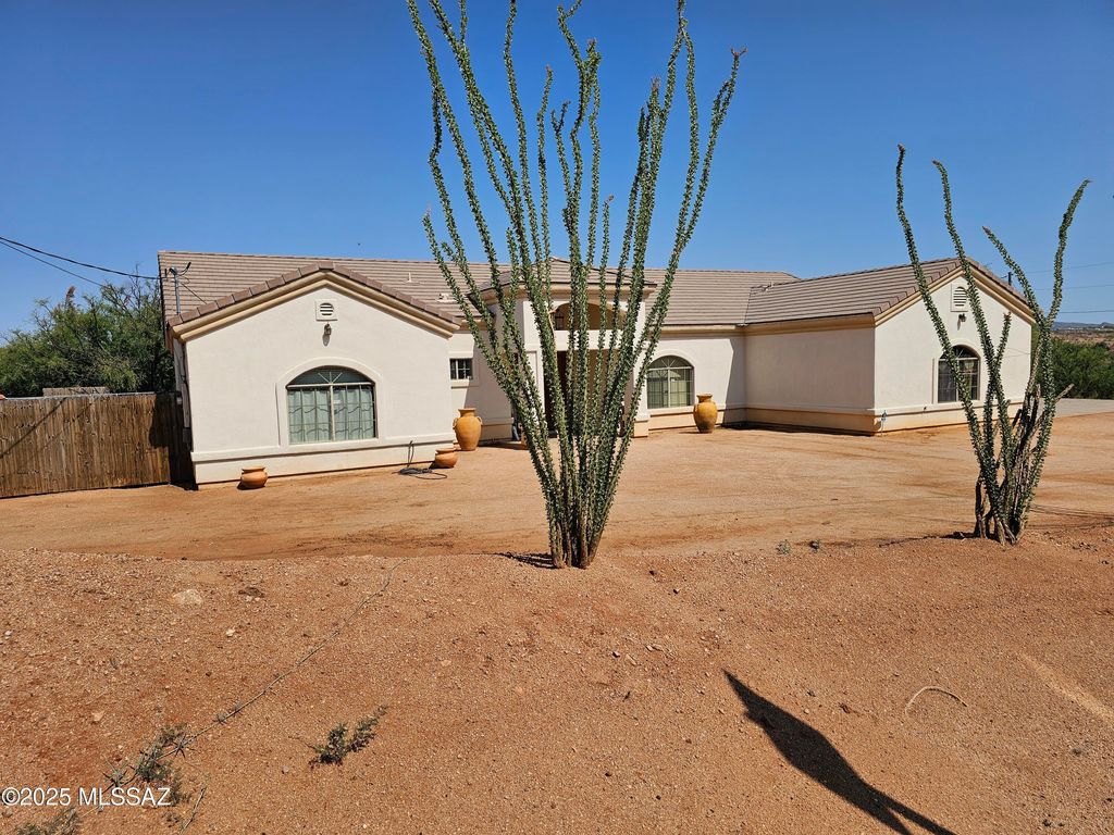 880 Calle Zapotec, Rio Rico, AZ 85648