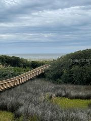 40 Folly Field Rd Apt A224, Hilton Head Island, SC 29928