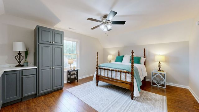 218 Autumn Glen Dr, Murfreesboro, TN 37129