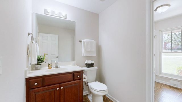 218 Autumn Glen Dr, Murfreesboro, TN 37129