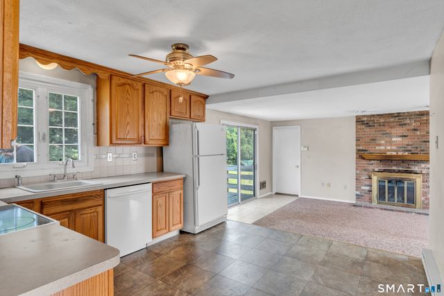 9 Cross Drive, Waterford, CT 06385